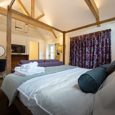 The Withies Inn Godalming Εξωτερικό φωτογραφία