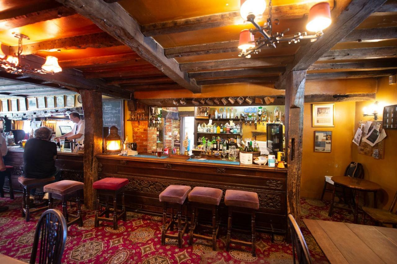 The Withies Inn Godalming Εξωτερικό φωτογραφία